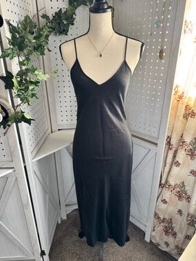 100% Silk Quince Black Midi Slip Dress Size Medium